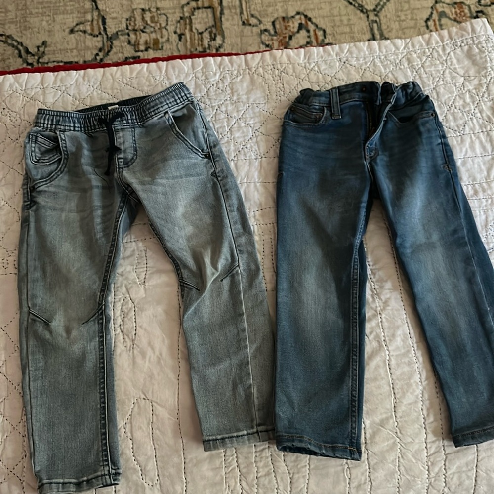 2 boy blue jeans size 4 Cat & Jack gently used